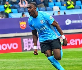 B体育官方网站-成都蓉城外援中卫补强人选推荐，昔日国安主力值得考虑，引发热议