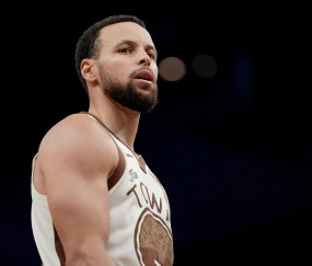 B体育官方网站-Shams：库里因膝伤还将继续缺席10天 连续缺阵场次将达到20场