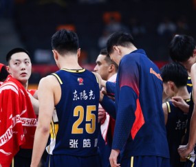 B体育官方入口-24分27分40分！一夜爆3门惨案，张镇麟再次封神，上海显露冠军相